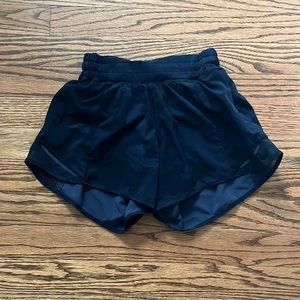 Lululemon 4” Hotty Hots